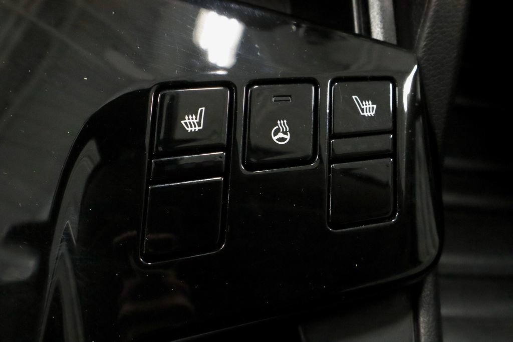 Used 2023 Kia Sportage EX image 4