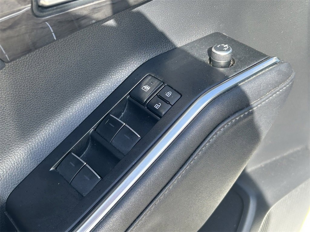 Used 2020 Toyota Highlander Limited image 26