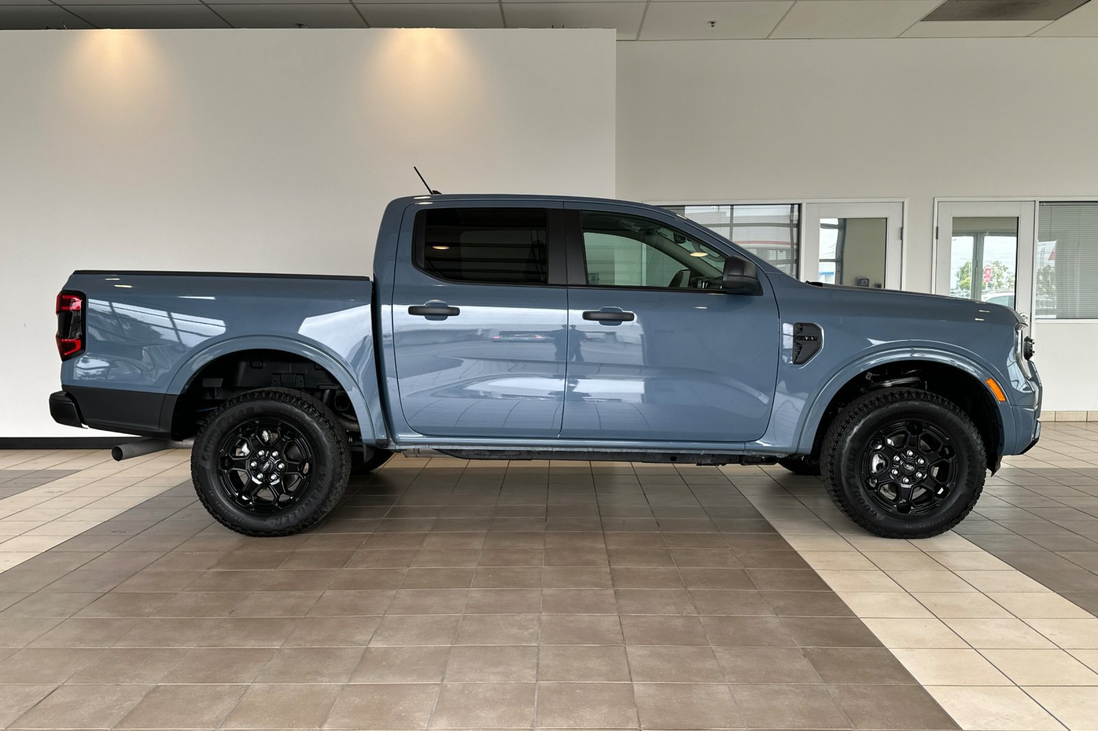 Used 2025 Ford Ranger XLT w/ Equipment Group 301A High RWD image 3