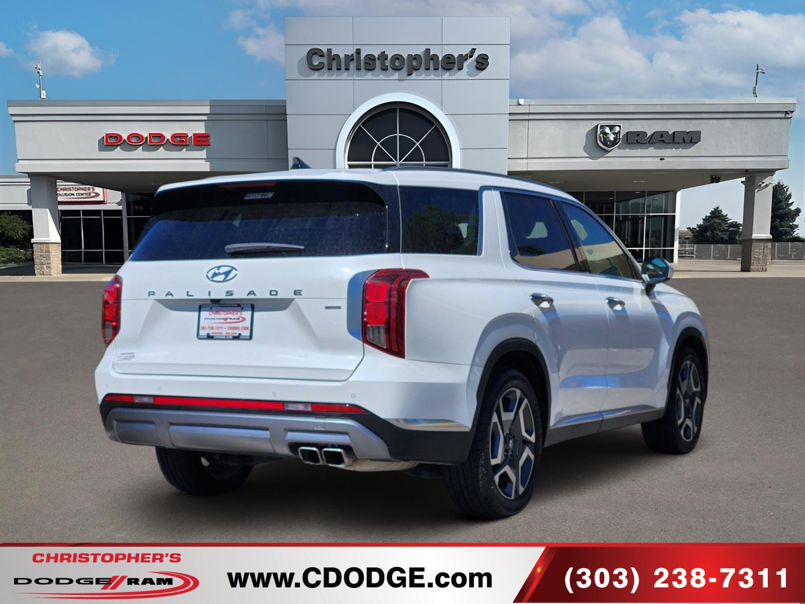 Used 2024 Hyundai Palisade Limited AWD/4WD image 3