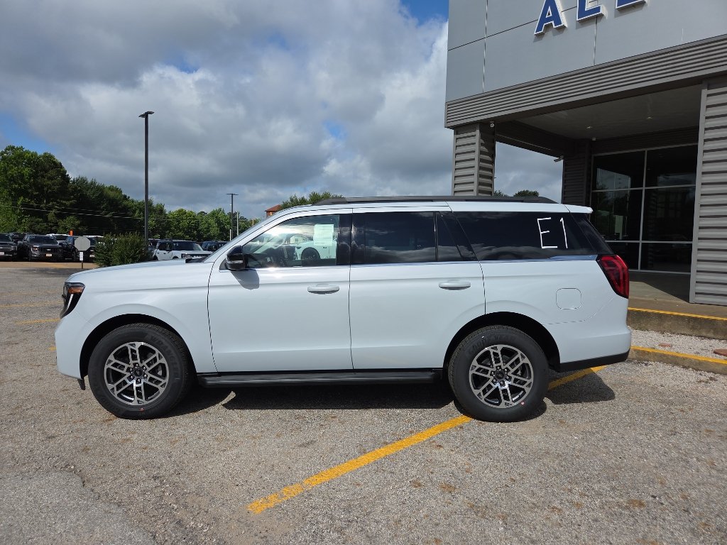 New 2026 Ford Expedition Active RWD image 8