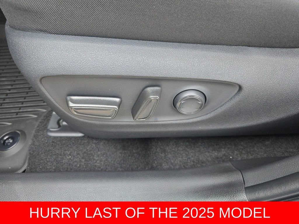 New 2025 Toyota RAV4 XLE image 27