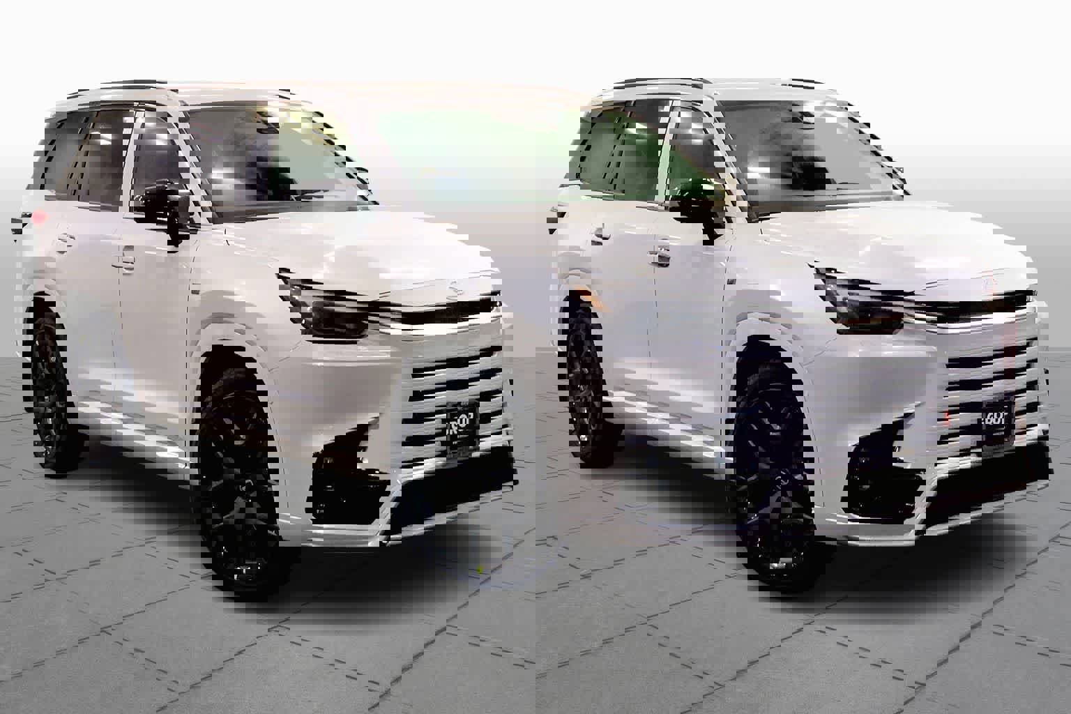 New 2026 Lexus TX 500h AWD image 2