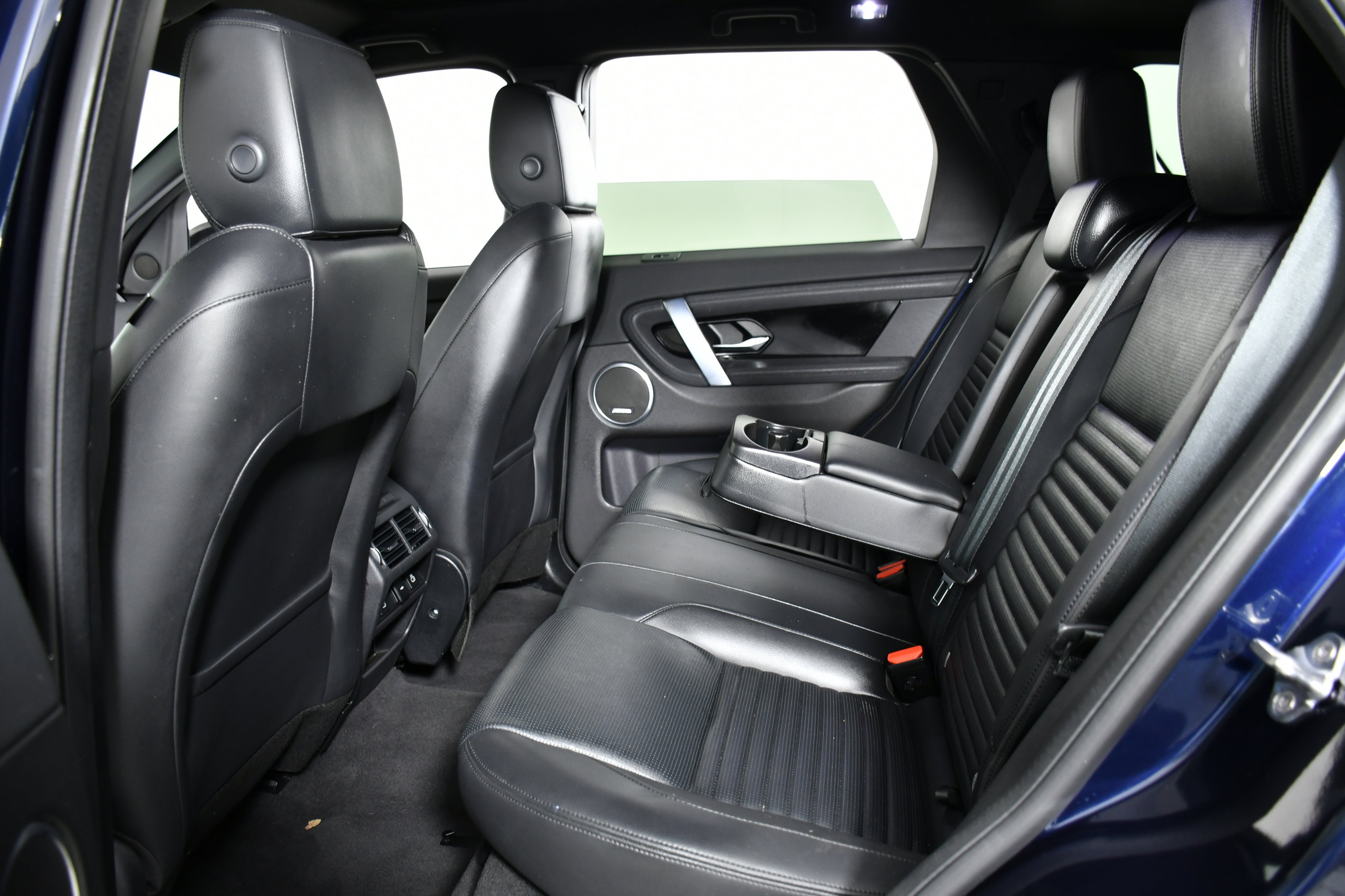 Used 2023 Land Rover Discovery Sport S image 23