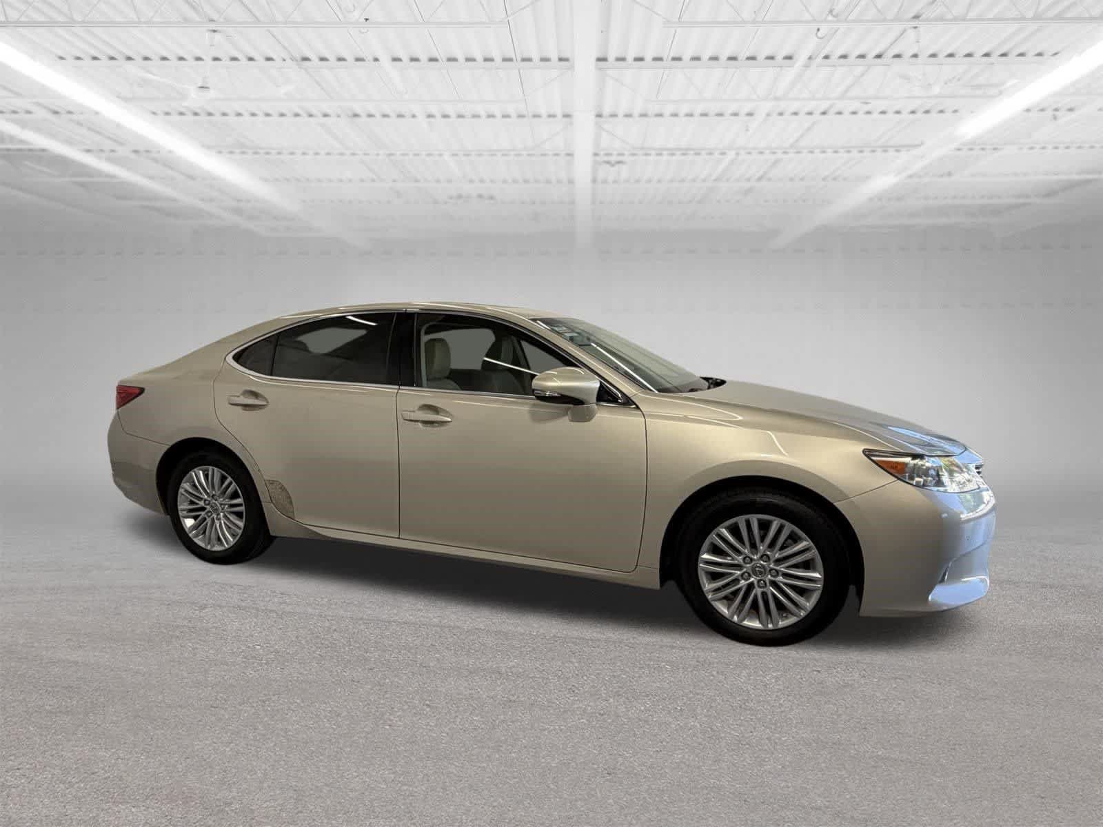 Used 2013 Lexus ES 350 w/ Luxury Pkg FWD image 6