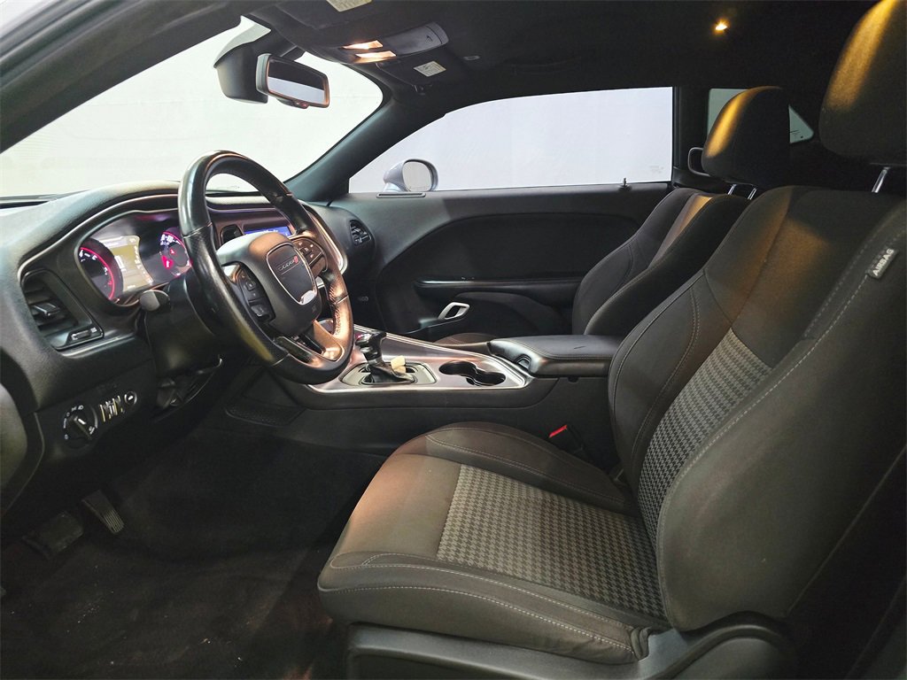 Used 2017 Dodge Challenger SXT w/ Blacktop Package image 15
