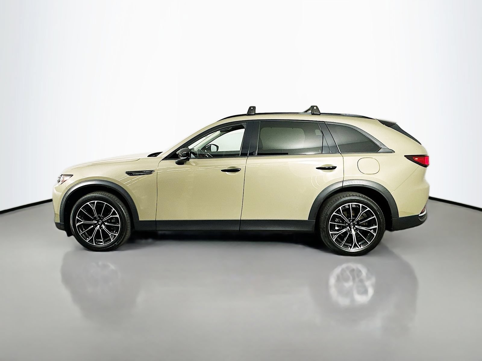 Certified 2025 MAZDA CX-70 Plug-In Hybrid w/ Premium Pkg AWD/4WD image 4