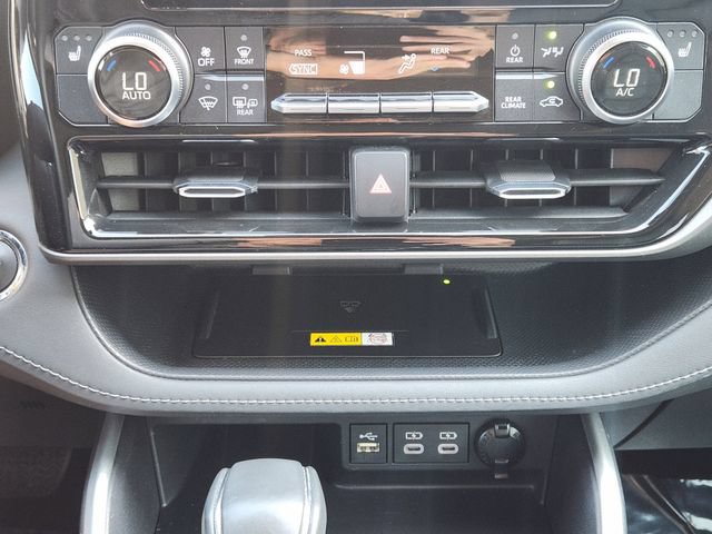 Used 2023 Toyota Highlander XLE FWD image 21