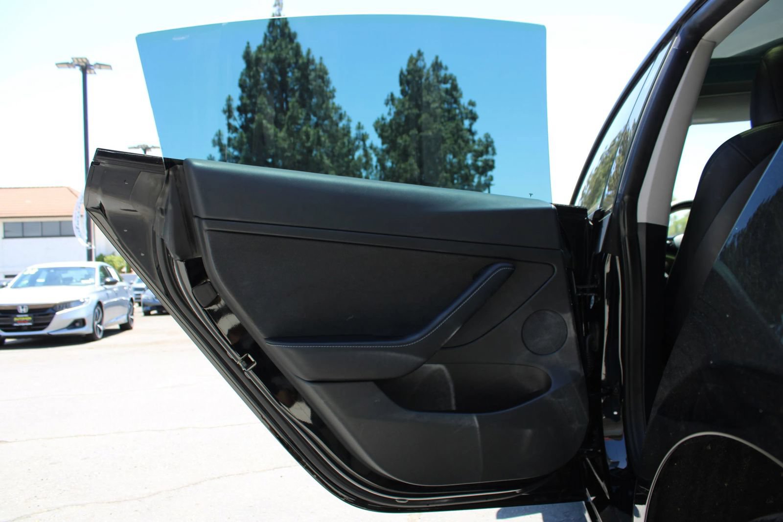 Used 2022 Tesla Model 3 Long Range AWD/4WD image 14