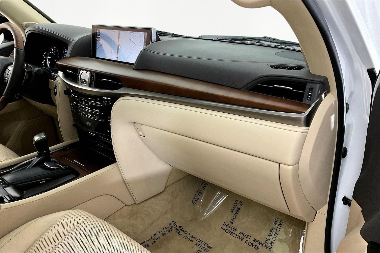 Used 2019 Lexus LX 570 4WD w/ Luxury Package image 27