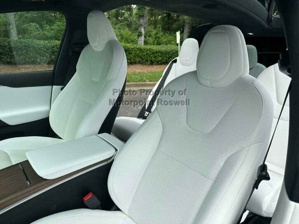 Used 2025 Tesla Model X AWD/4WD image 7