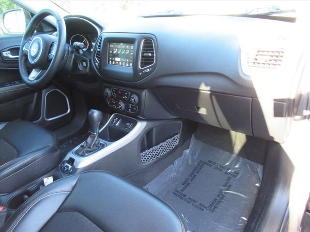 Used 2020 Jeep Compass Latitude image 11