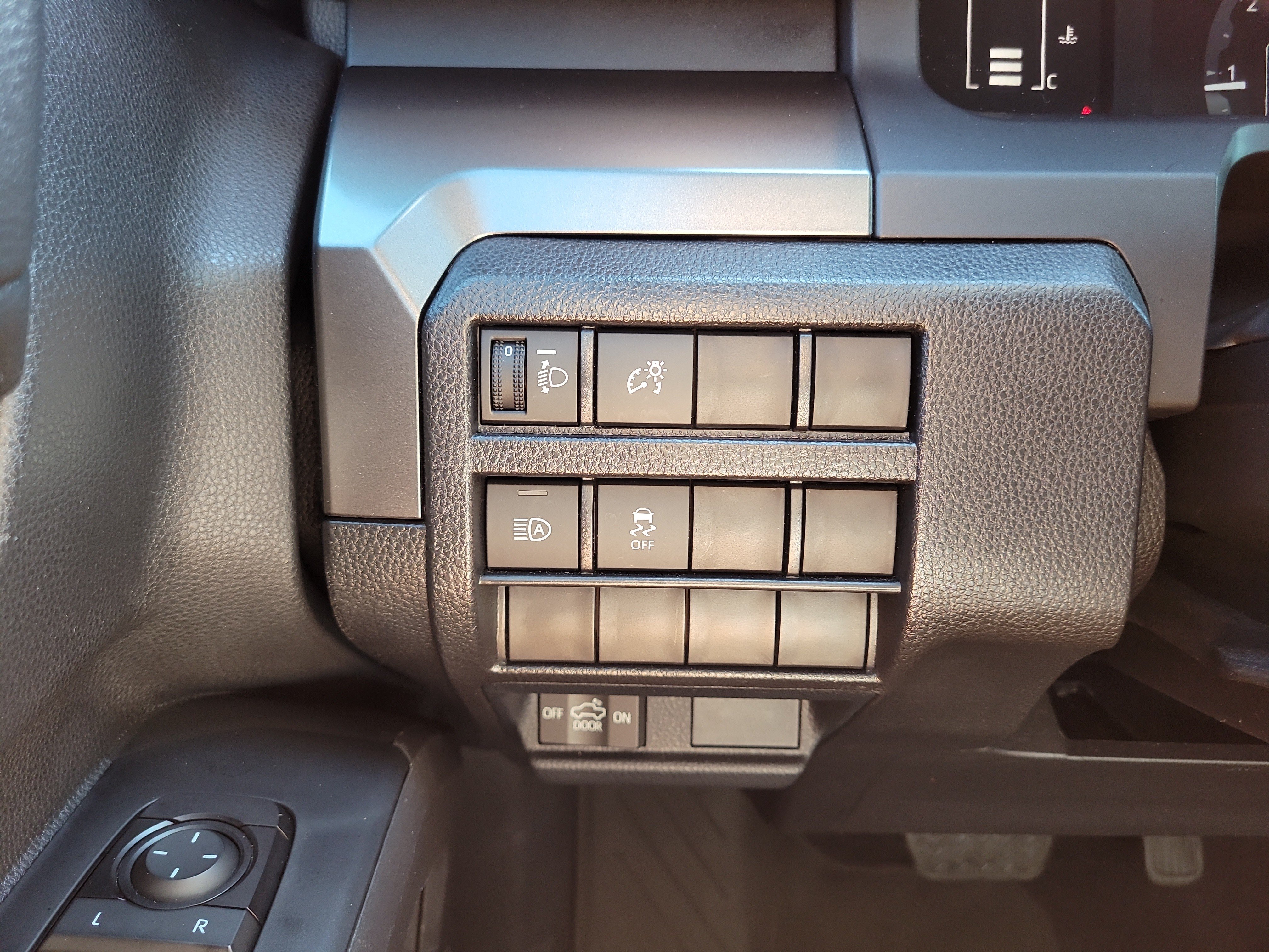 Certified 2026 Toyota Tacoma SR5 RWD image 28