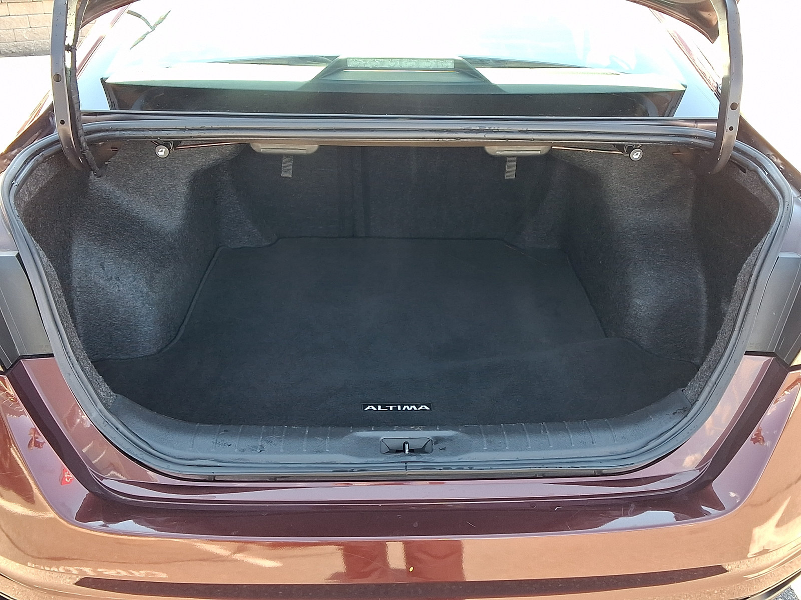 Used 2024 Nissan Altima 2.5 SV FWD image 30