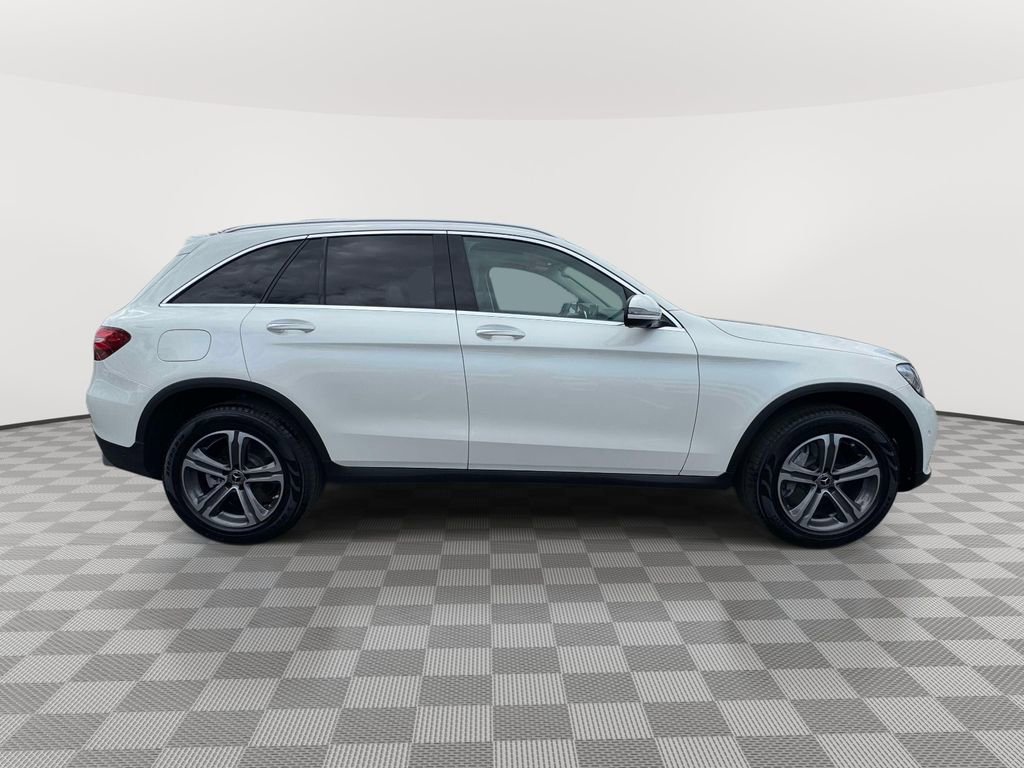 Used 2018 Mercedes-Benz GLC 300 4MATIC image 3