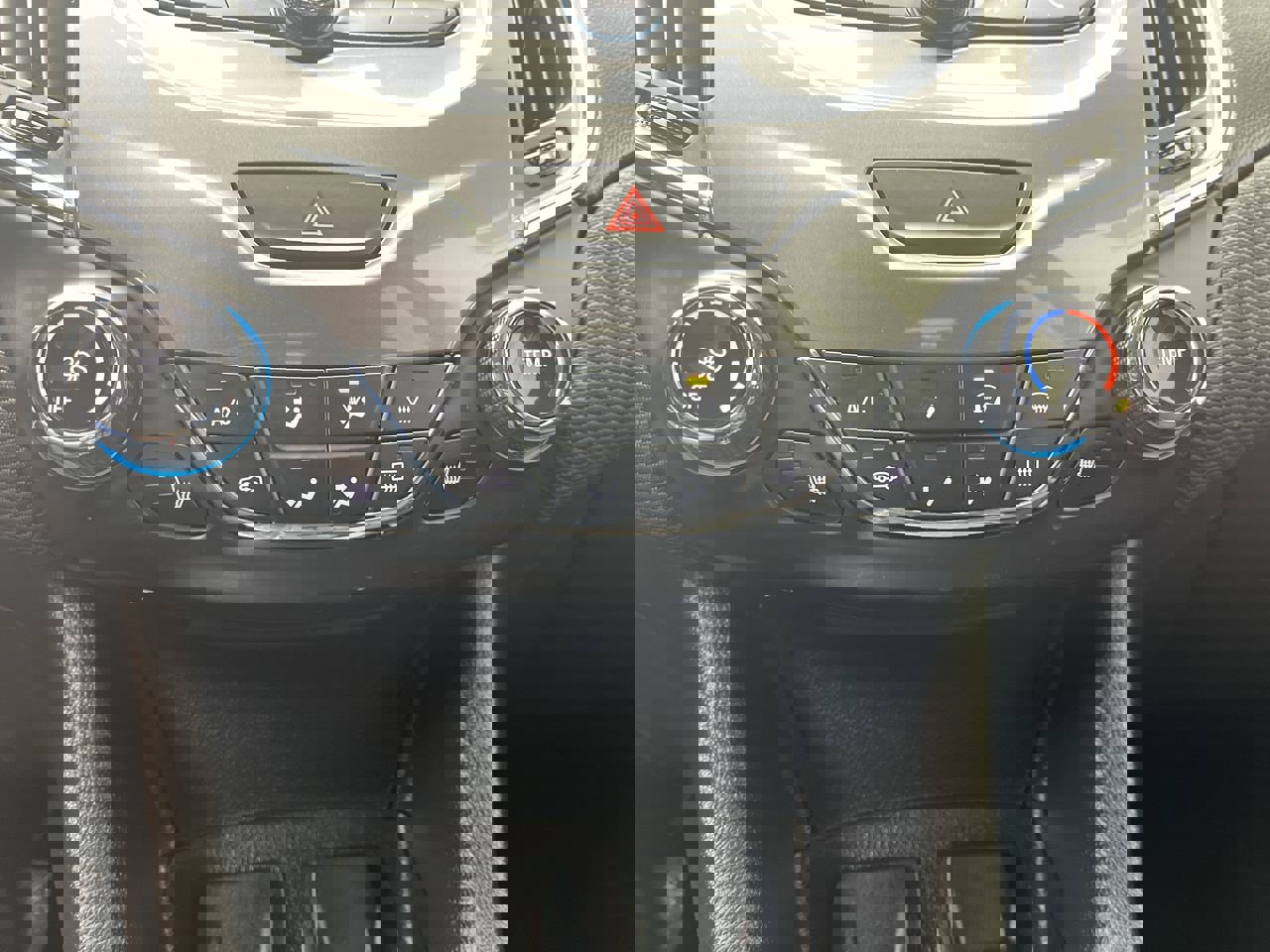 Used 2017 Chevrolet Cruze LT w/ Convenience Package image 20