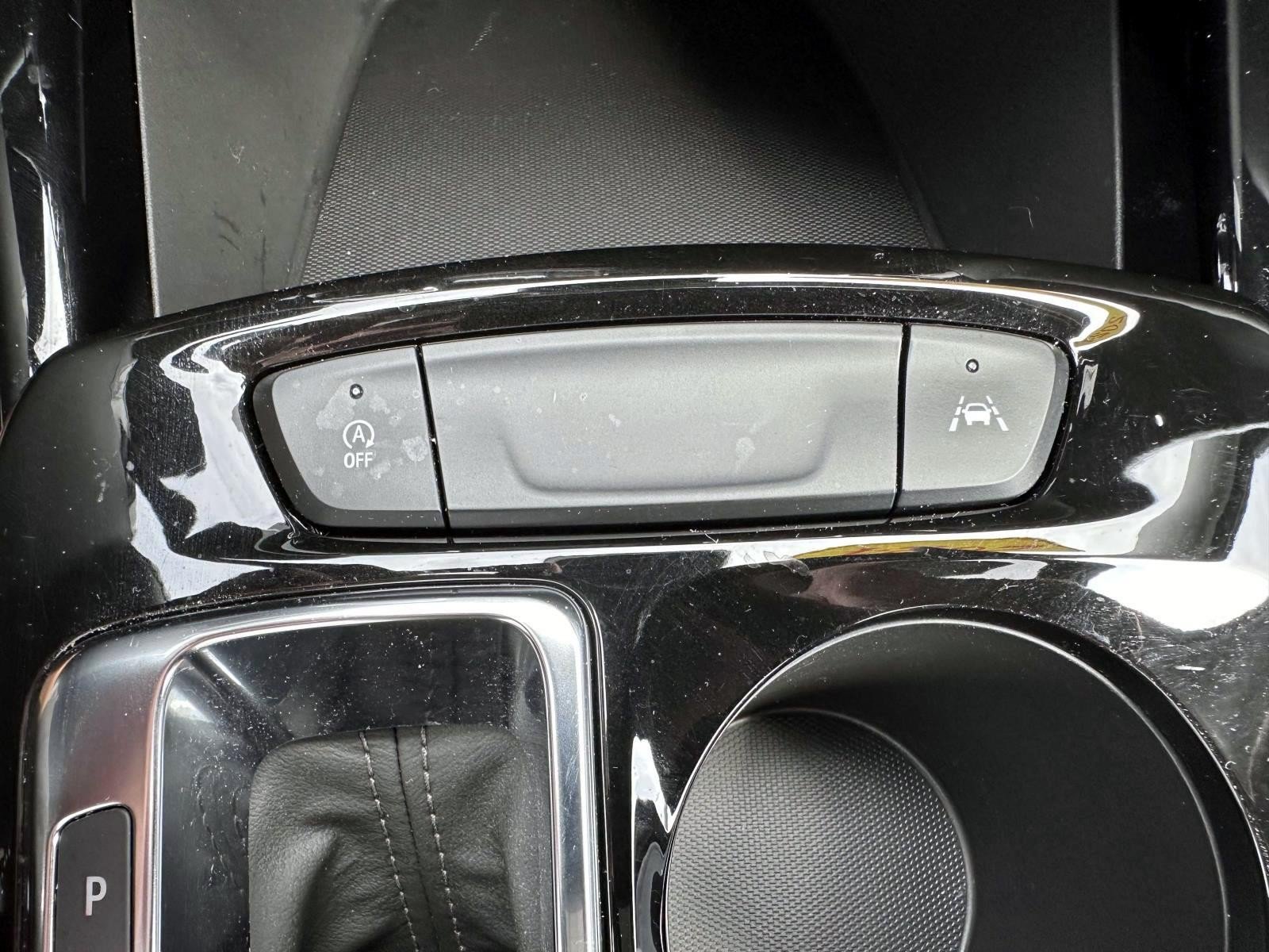 Used 2024 Chevrolet Trax LT w/ LT Convenience Package FWD image 25