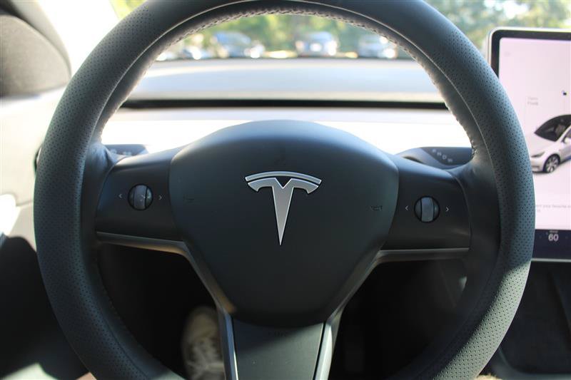 Used 2022 Tesla Model Y Long Range AWD/4WD image 13