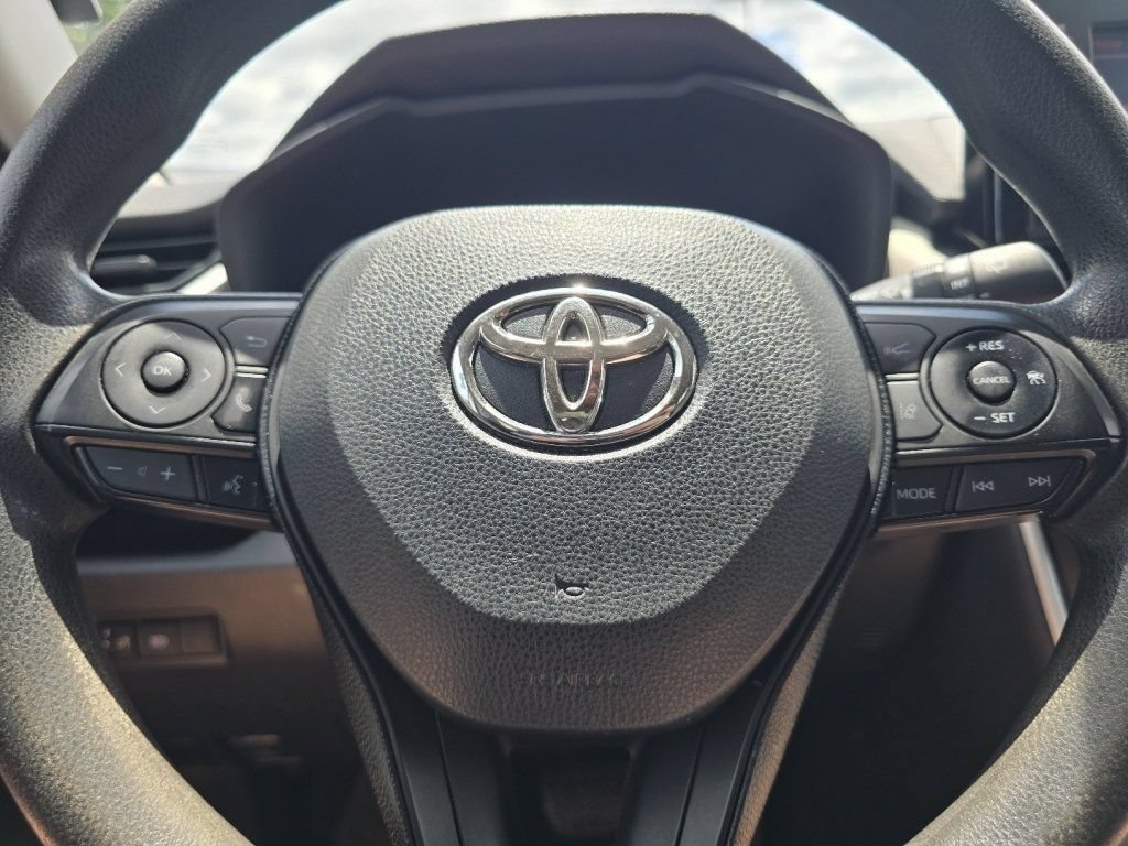 Used 2020 Toyota RAV4 XLE FWD image 27