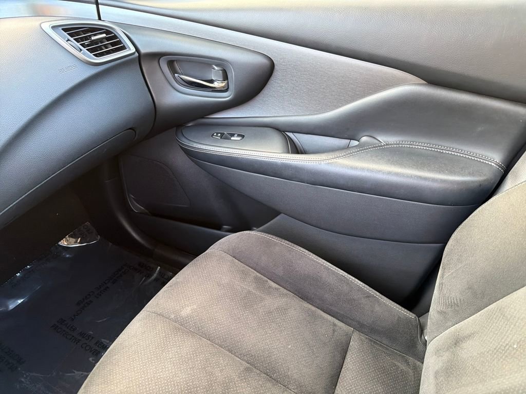 Used 2019 Nissan Murano SV w/ Premium Package image 32