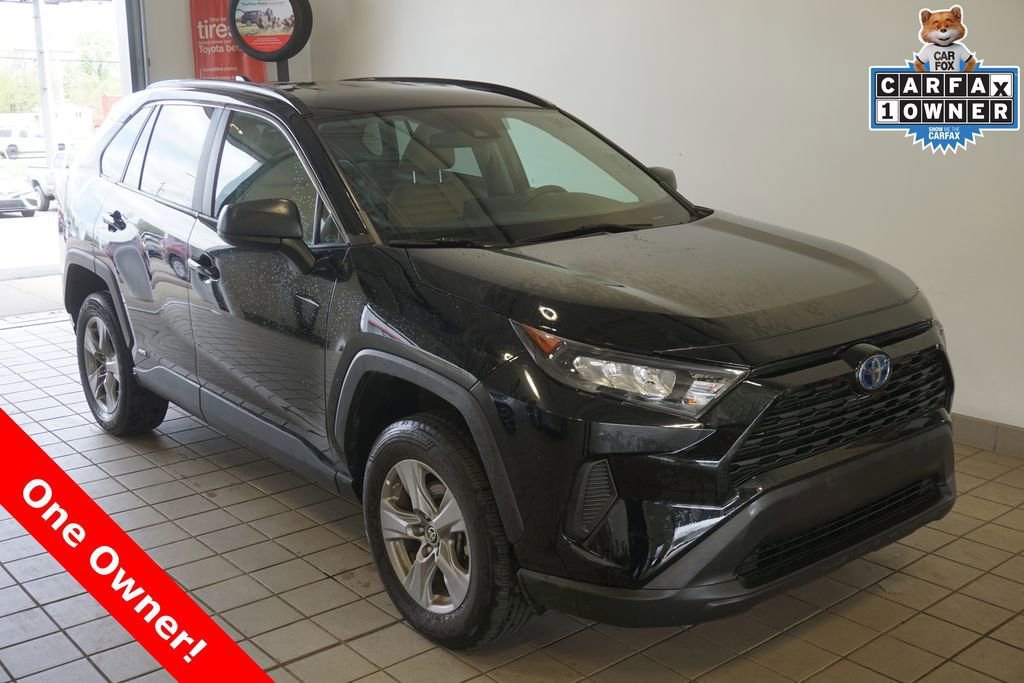 Used 2022 Toyota RAV4 LE AWD/4WD image 1