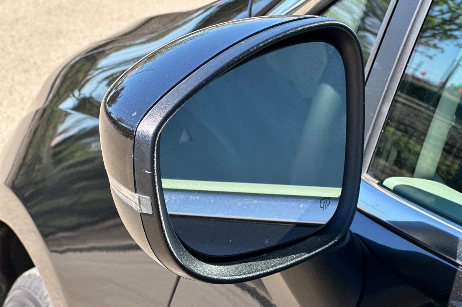 Used 2023 Chrysler Pacifica Touring-L image 53