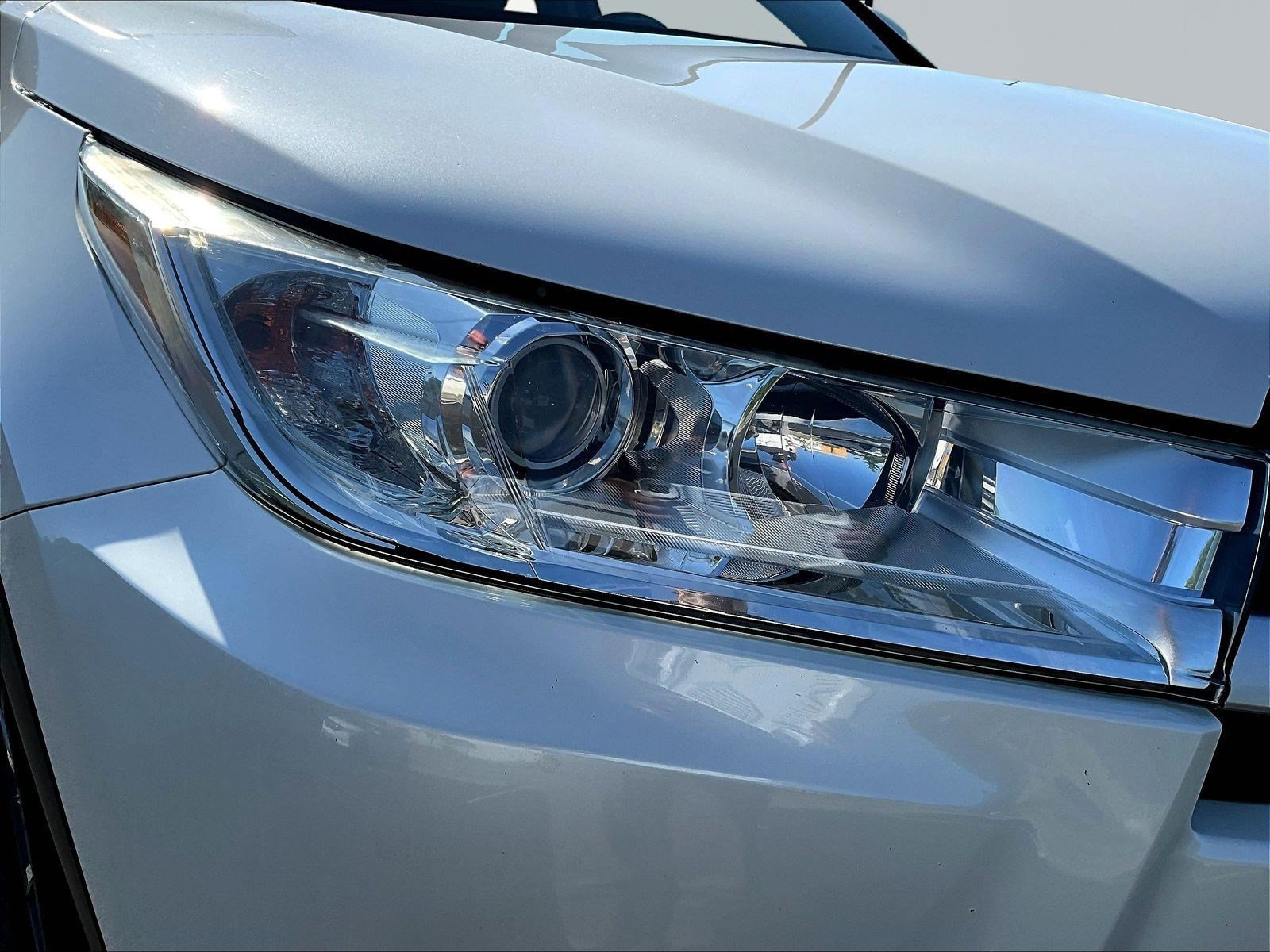 Used 2018 Toyota Highlander XLE AWD/4WD image 33