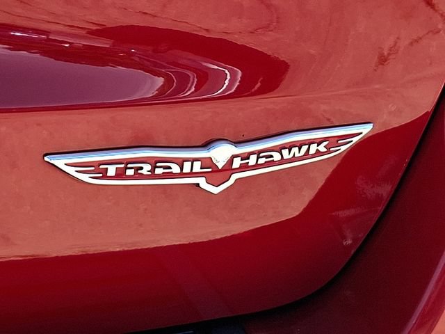 Used 2020 Jeep Grand Cherokee Trailhawk AWD/4WD image 32