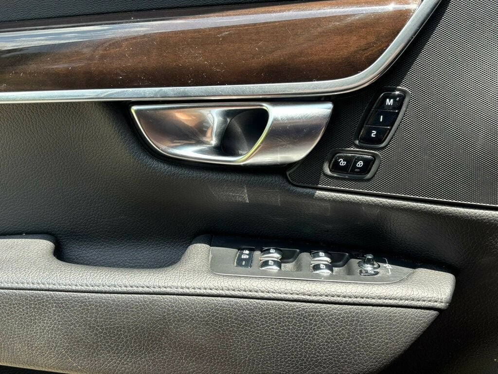 Used 2019 Volvo S90 T6 Momentum AWD/4WD image 35