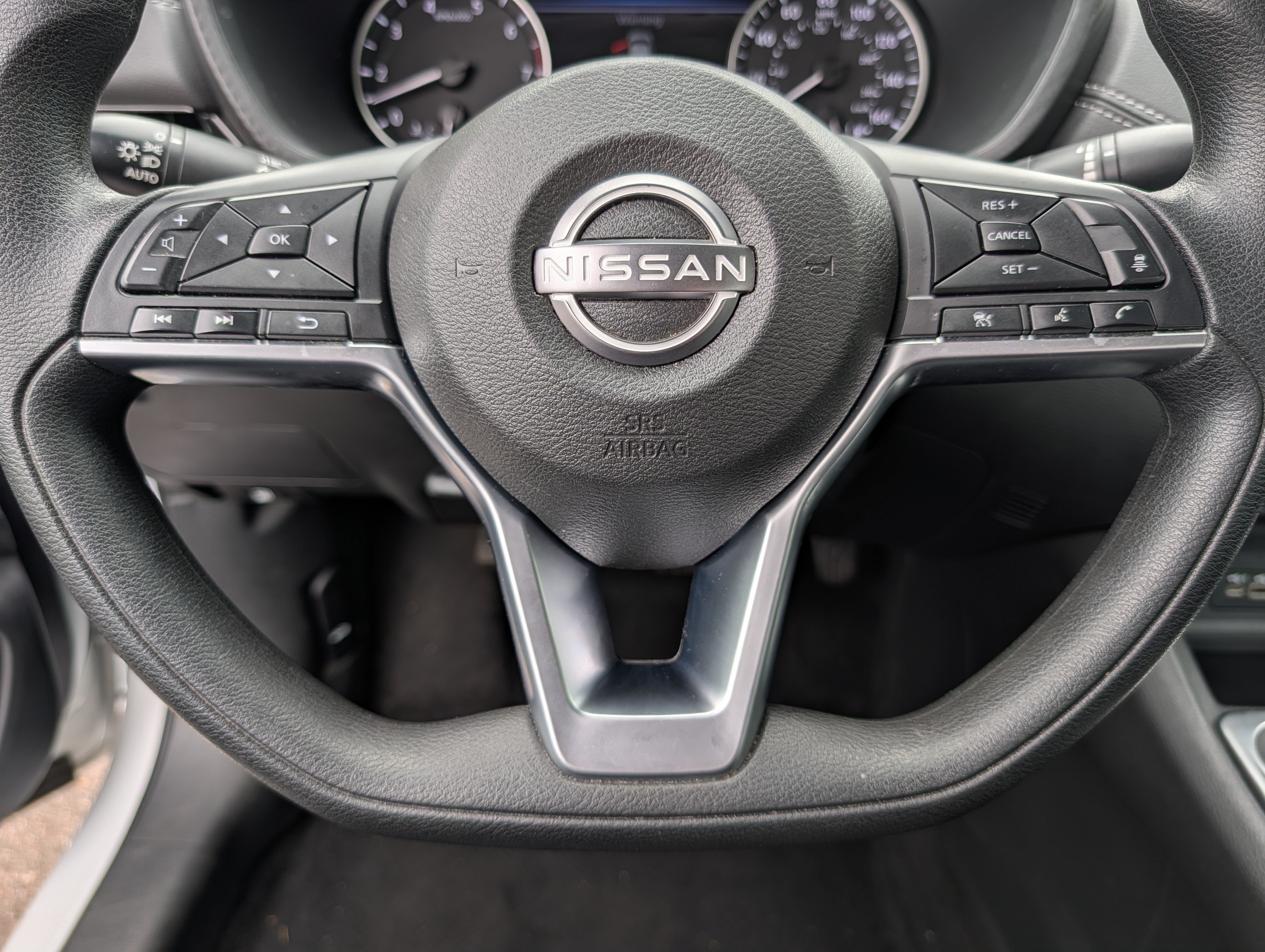 Used 2024 Nissan Sentra SV FWD image 25