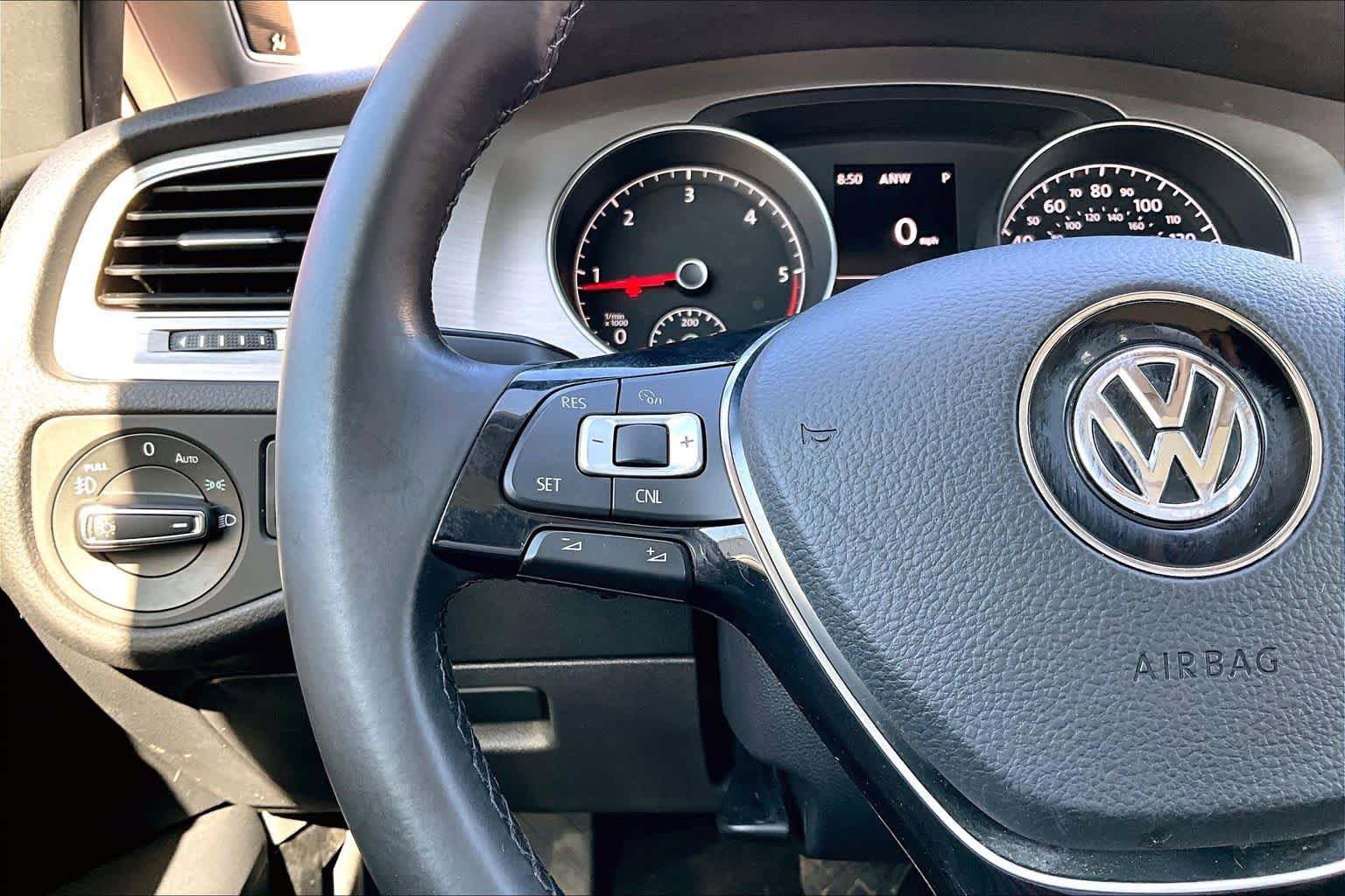 Used 2015 Volkswagen Golf TDI SE w/ Lighting Package FWD image 24