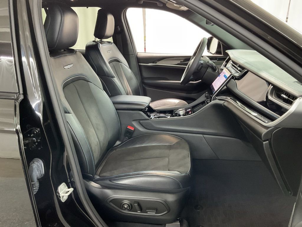 Used 2023 Jeep Grand Cherokee Trailhawk w/ Luxury Tech Group III AWD/4WD image 26