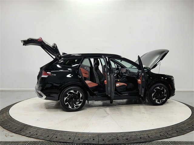Used 2025 Kia Sportage SX image 16