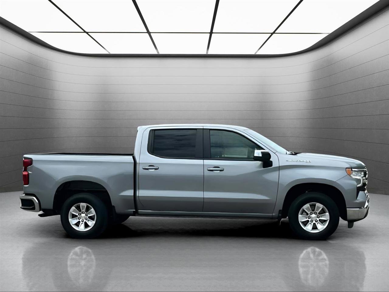 Used 2025 Chevrolet Silverado 1500 LT RWD image 7