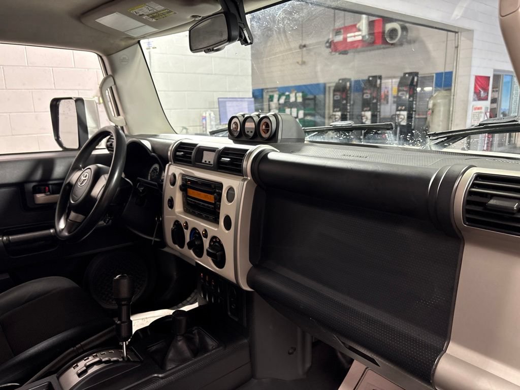Used 2010 Toyota FJ Cruiser 4WD image 26