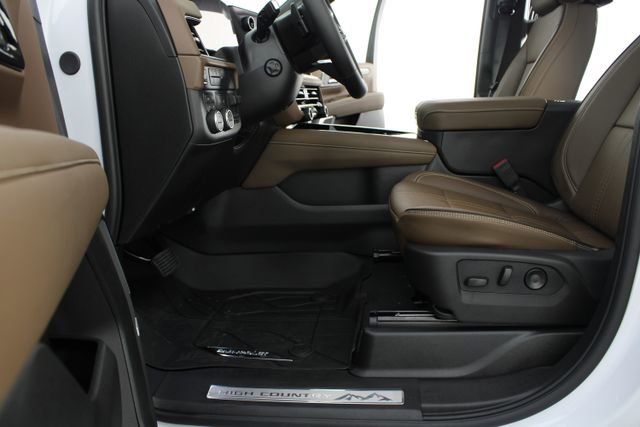 New 2026 Chevrolet Suburban High Country image 20