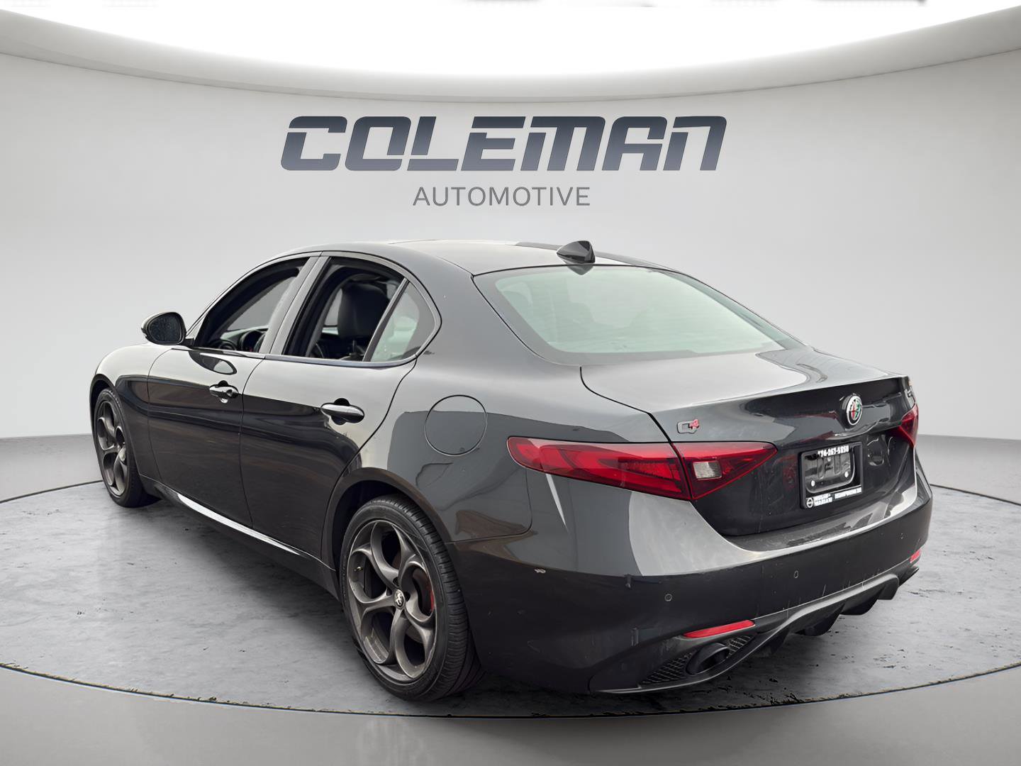 Used 2019 Alfa Romeo Giulia AWD image 3