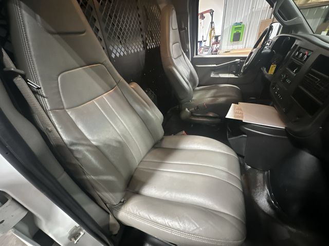 Used 2018 Chevrolet Express 2500 w/ Driver Convenience Package RWD image 32