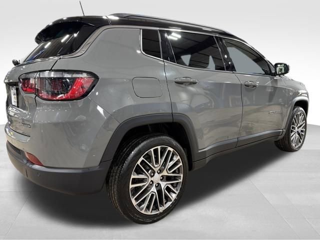 Used 2024 Jeep Compass Limited image 7