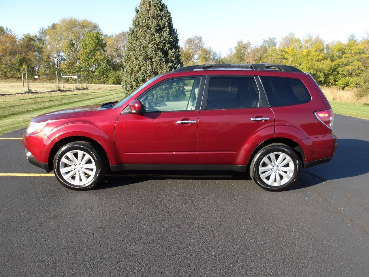 Used 2013 Subaru Forester 2.5X Premium w/ All-Weather Pkg AWD/4WD image 10