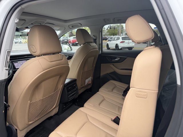 Used 2023 Audi Q7 3.0T Premium Plus w/ Premium Plus Package AWD/4WD image 5