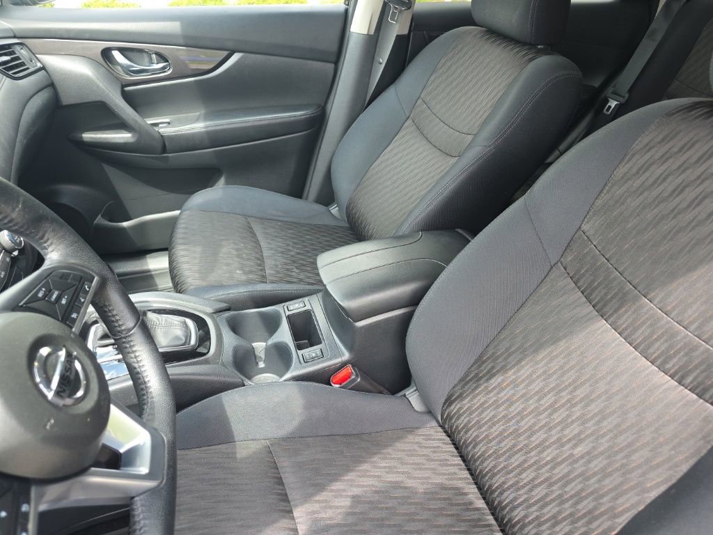 Used 2019 Nissan Rogue SV image 15