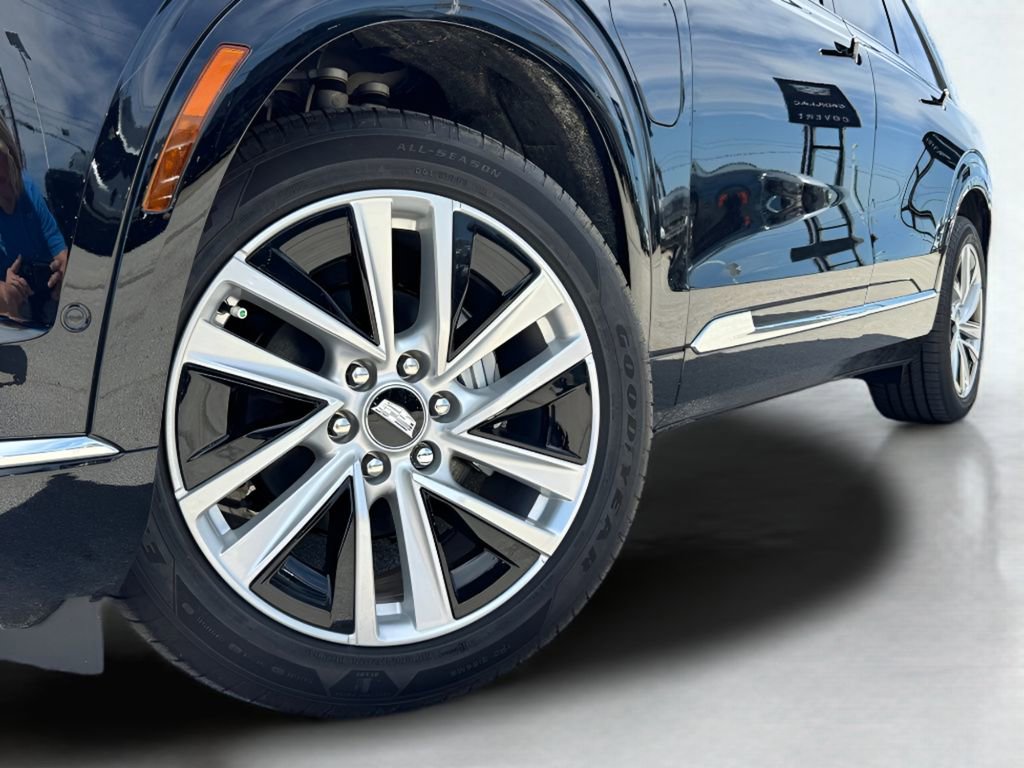 New 2026 Cadillac Vistiq Luxury AWD/4WD image 2