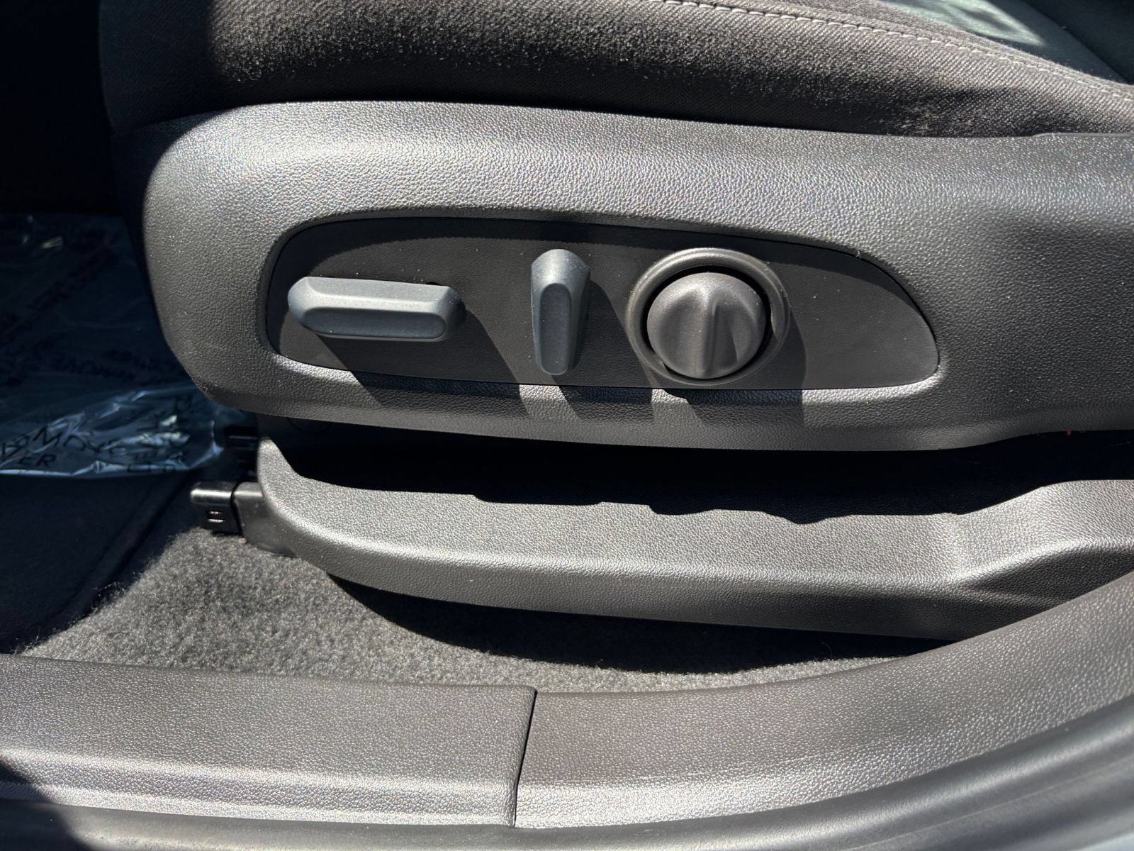 Used 2025 Chevrolet Blazer LT FWD image 23