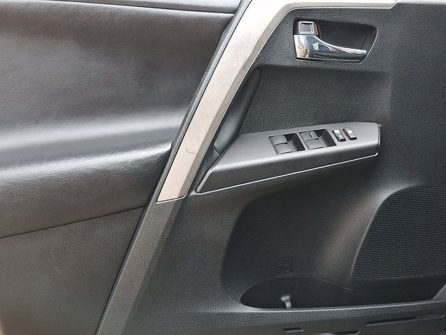 Used 2018 Toyota RAV4 XLE FWD image 12