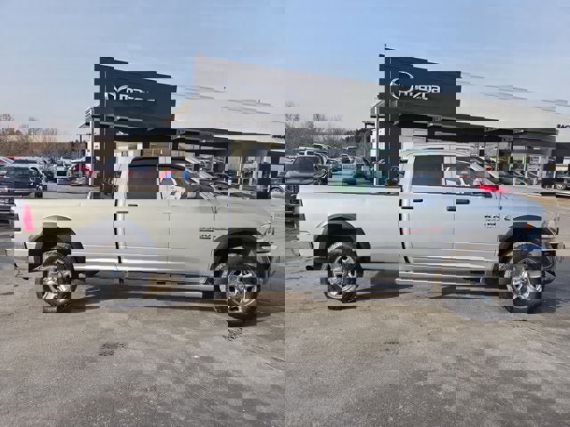 Used 2014 RAM 3500 Tradesman w/ Chrome Appearance Group image 6