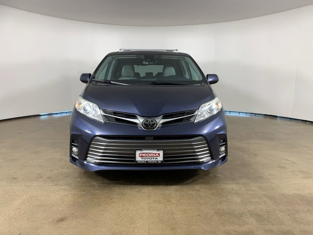 Used 2020 Toyota Sienna XLE FWD image 3