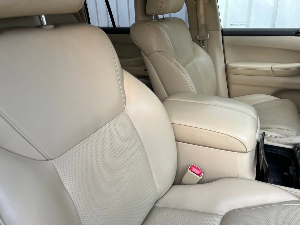 Used 2014 Lexus LX 570 4WD w/ Luxury Package image 46