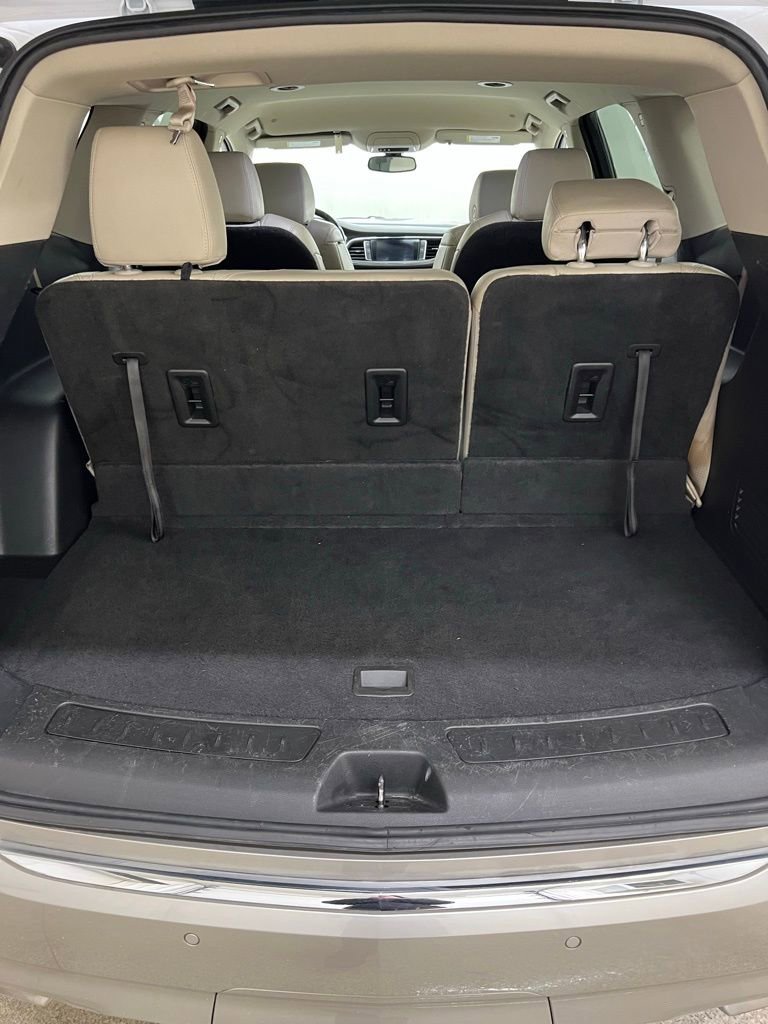 Used 2021 Buick Enclave Essence AWD/4WD image 11