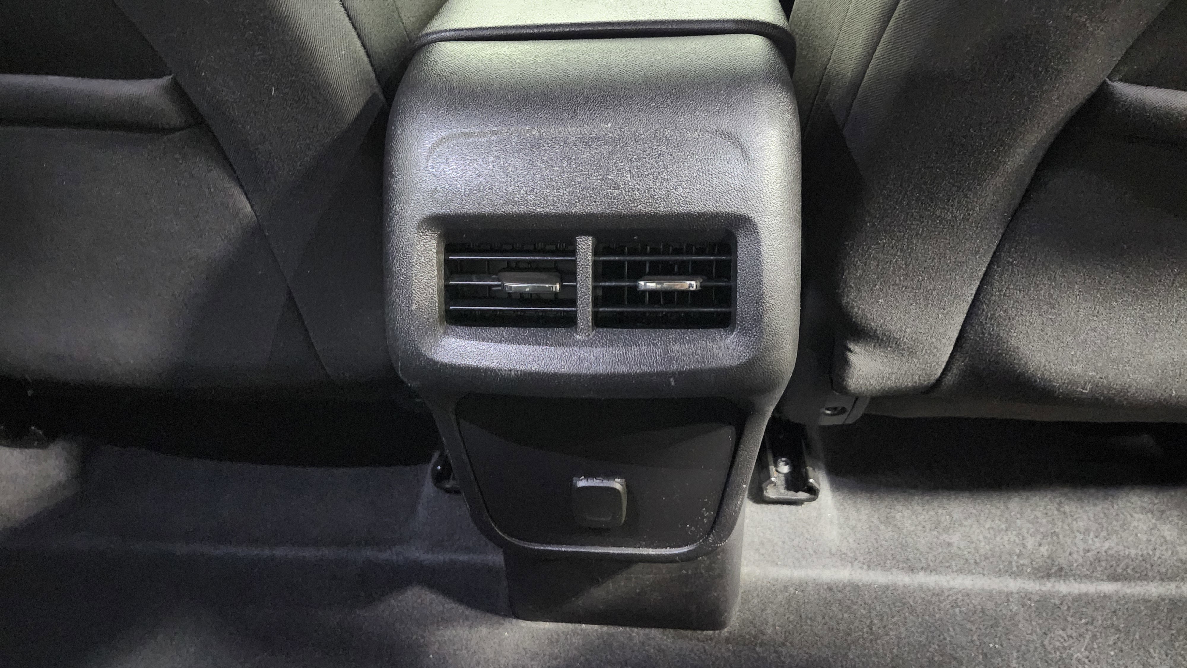 Used 2018 Chevrolet Equinox LT image 20